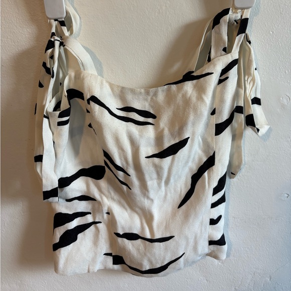 🦓 Reformation Ellora Top 🦓 - Picture 3 of 6